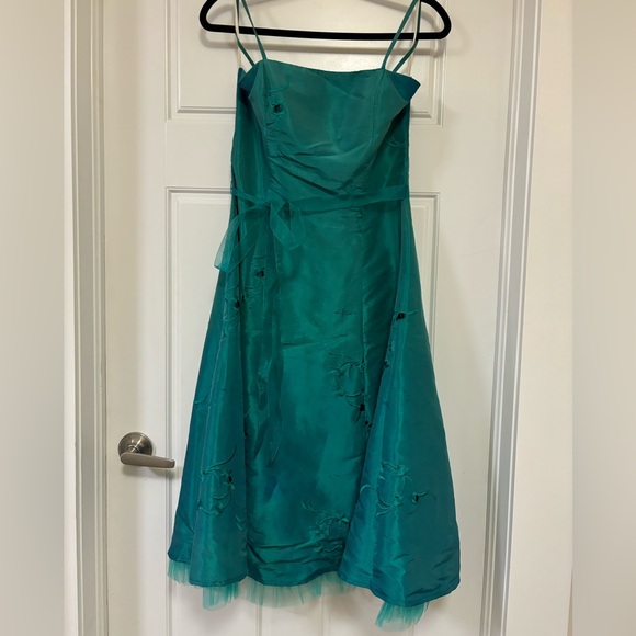 Stunning haut couture raw silk and tool dress. ~10-12 - Picture 1 of 6